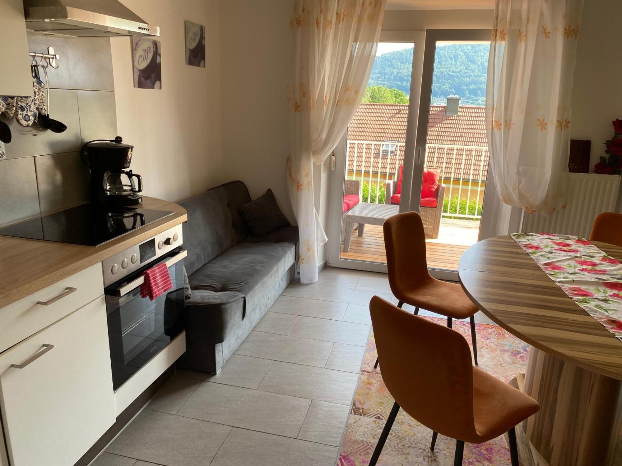 Apartments Let Me In Portschach am Woerthersee