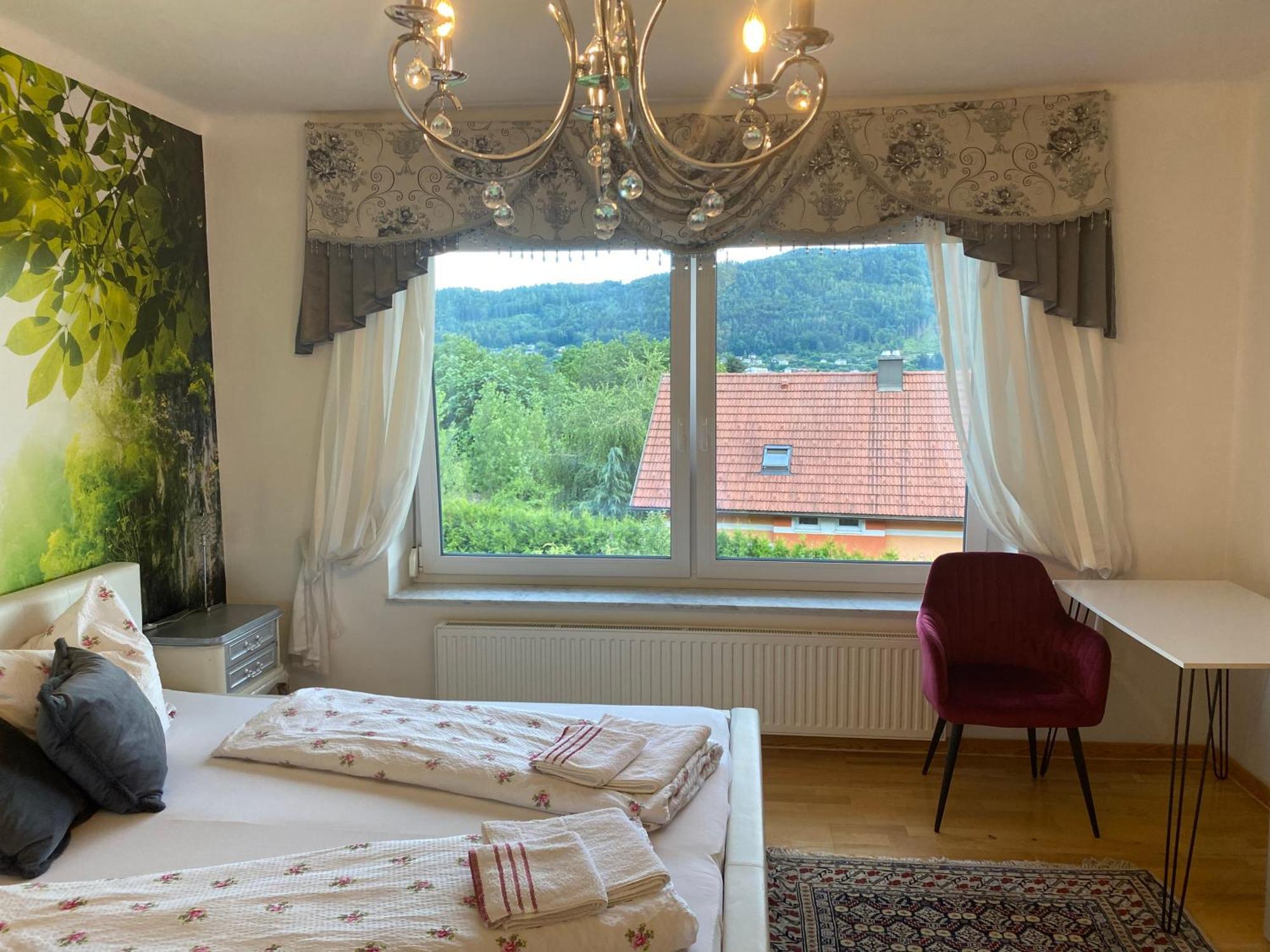 Apartments Let Me In Portschach am Woerthersee