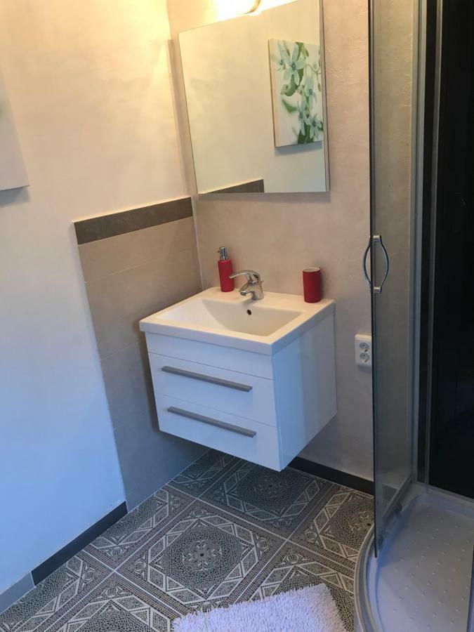 Apartments Let Me In Apartment